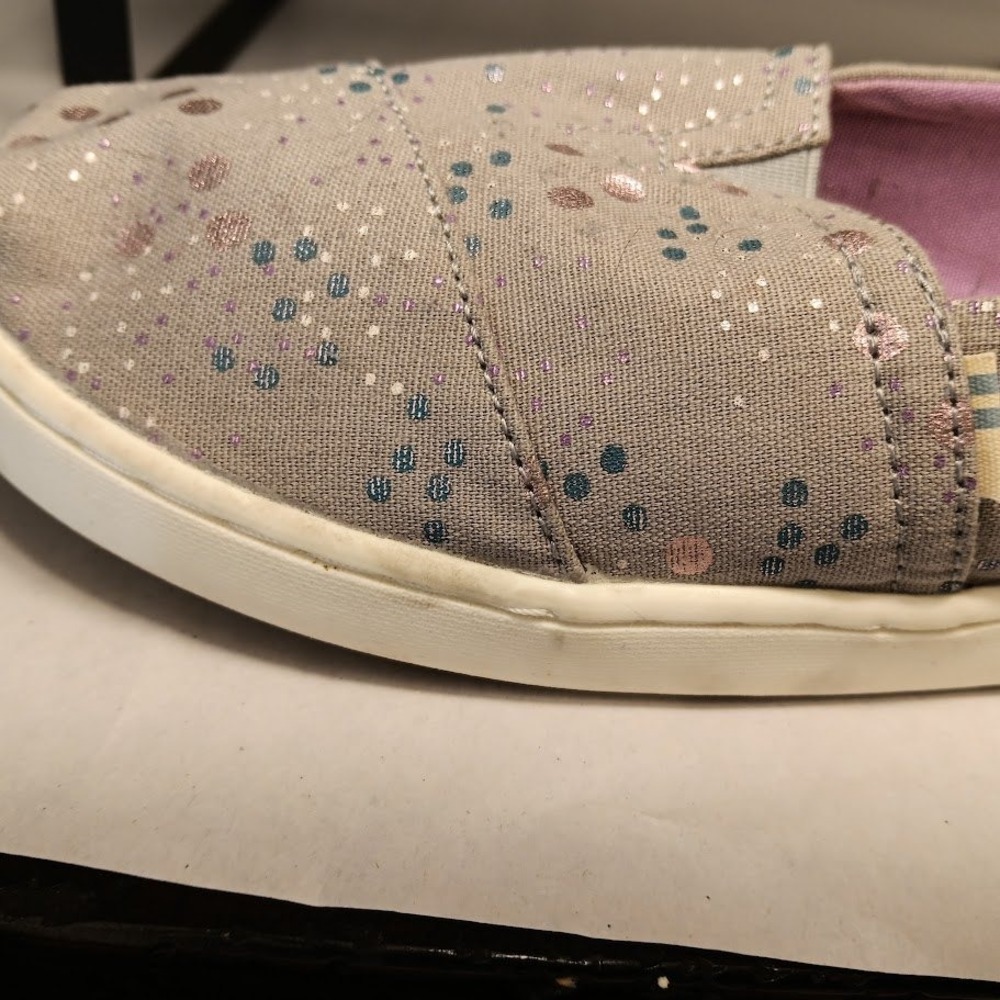 TOMS Alpargata Slip On Youth Size 4.5 Grey Metallic Polka Dot Excellent Canvas - Picture 7 of 8